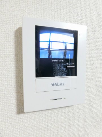 セキュリティ　防犯対策に有効なカメラ付きインターホン！突然の来客にもバッチ