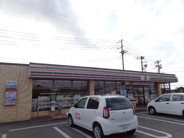 コンビニ　セブンイレブン鹿嶋泉川店（コンビニ）まで879m