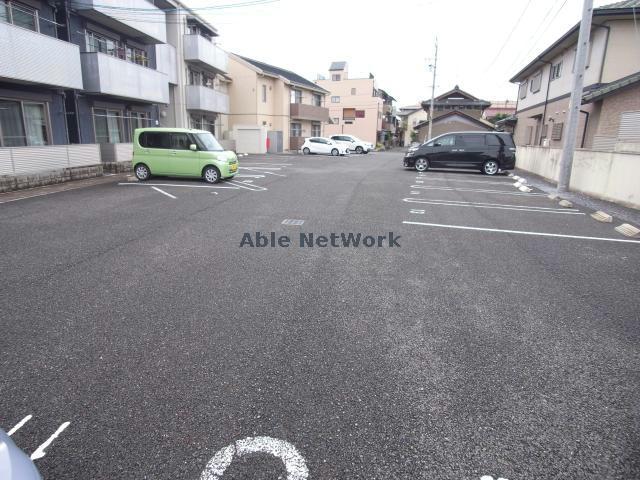 駐車場　駐車場