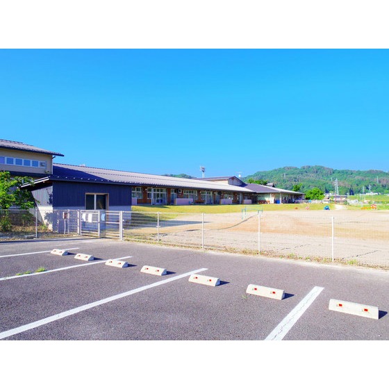 幼稚園・保育園　池田町立認定こども園池田保育園（幼稚園・保育園）まで1113m