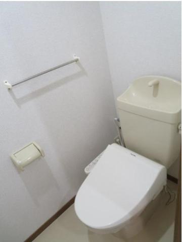 トイレ　※同タイプ部屋の写真です。