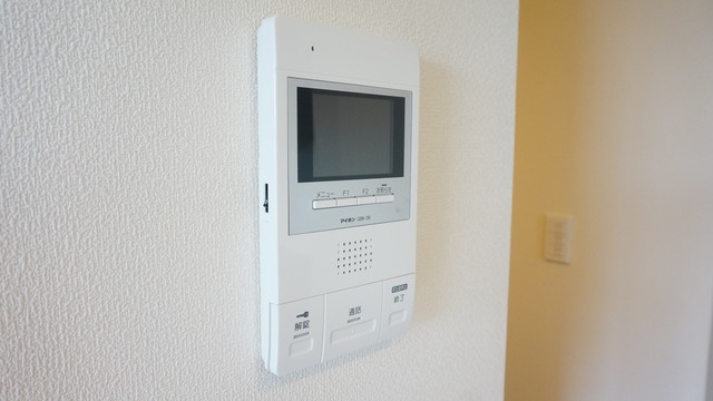 セキュリティ　訪問者が一目で分かる、安心のＴＶモニタ付インターホンです！
