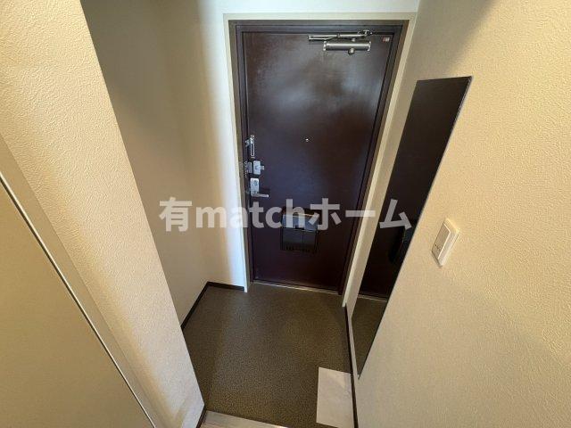 玄関　イメージとして同建物他部屋を表示しています。 同物件反転のお