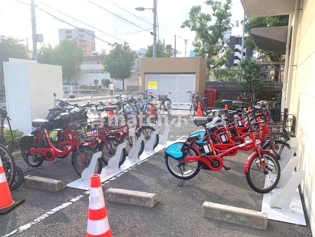 駐車場　同物件反転のお写真です 間取り図を参照してください