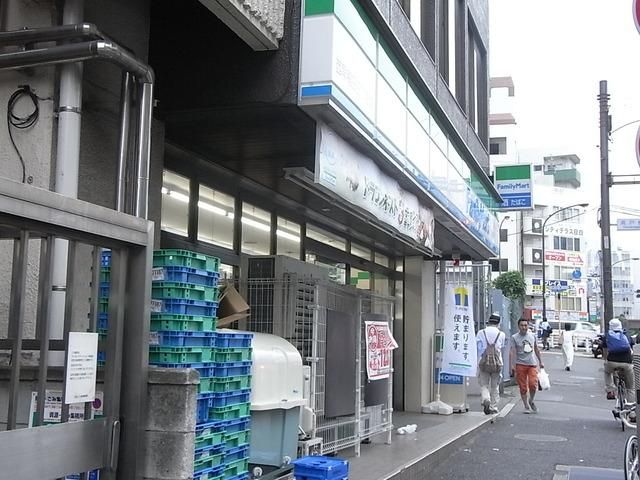 コンビニ　ファミリーマート（コンビニ）まで44m