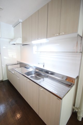 キッチン　※同建物ほかのお部屋の写真です。