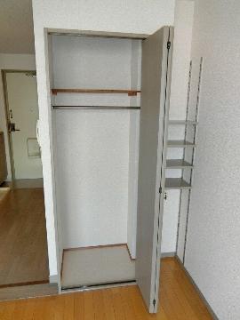 収納　クローゼット