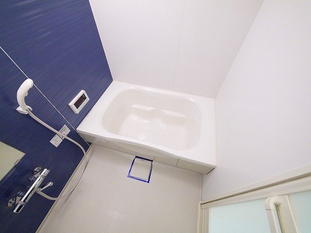 バス・シャワールーム　追焚き機能付きでいつでも温かいお風呂に入れます