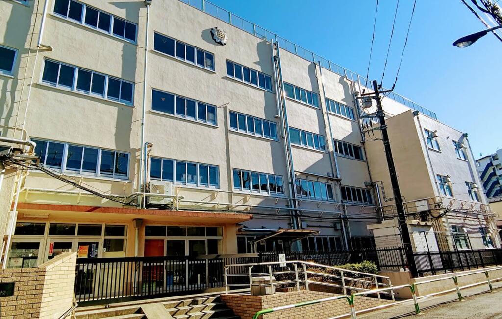 中学校　荒川区立第七中学校（中学校）まで486m