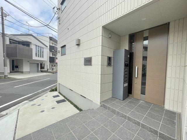エントランス　オートロック完備のエントランス