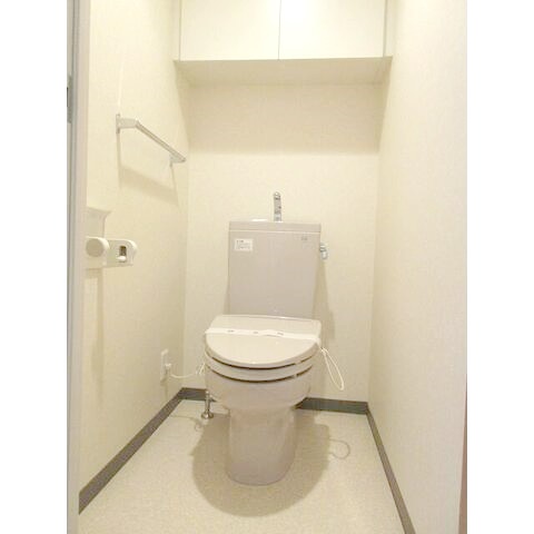 トイレ　嬉しい温水洗浄便座♪