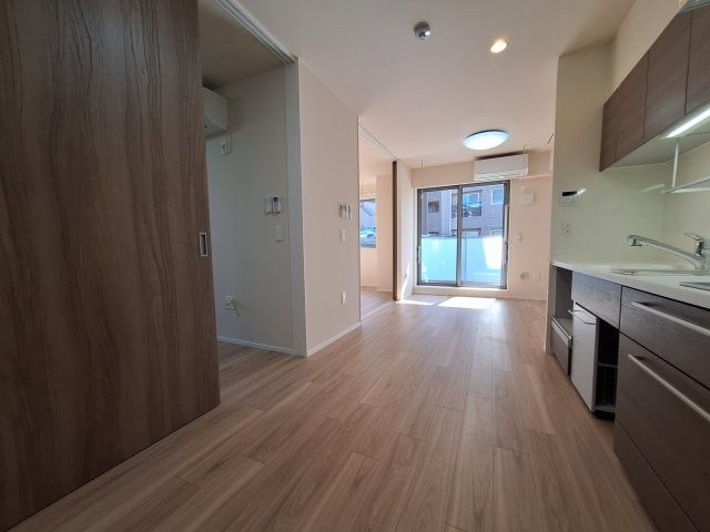 居室・リビング　柱の少ない四隅をしっかり使えるお部屋です