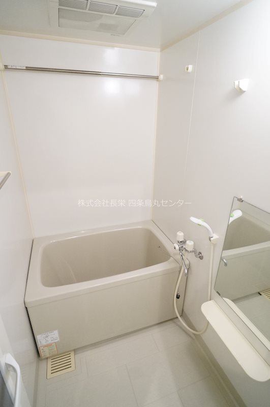 バス・シャワールーム　※現在入居中につき同タイプの写真です★（実際のお部屋とは異な