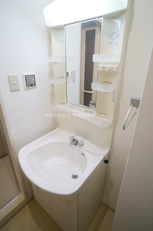 洗面設備　※現在入居中につき同タイプの写真です★（実際のお部屋とは異な