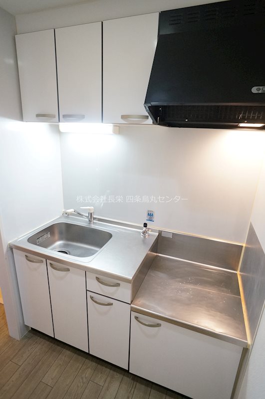キッチン　※現在入居中につき同タイプの写真です★（実際のお部屋とは異な