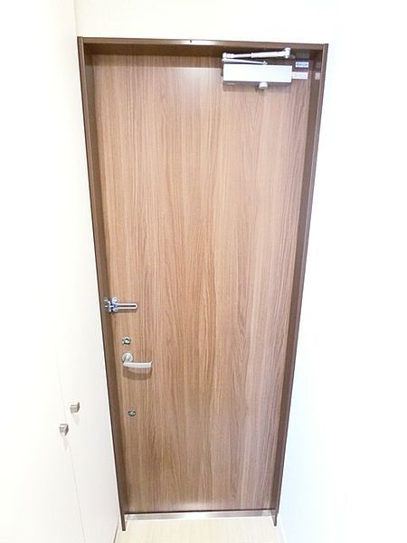 玄関　（別タイプ参考写真）フルール滝野川　北区滝野川４