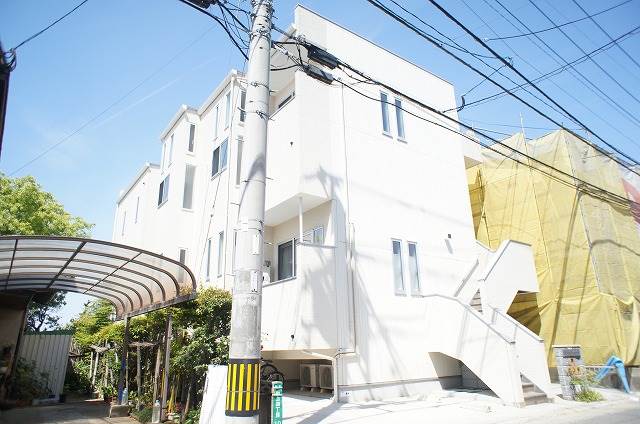 建物外観　お洒落なデザイナーズアパートです（＾＾♪