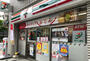 コンビニ　ファミリーマート水天宮前店（コンビニ）まで395m