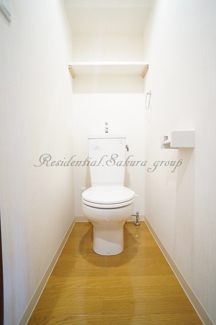 トイレ　落ち着いた色調のトイレです♪
