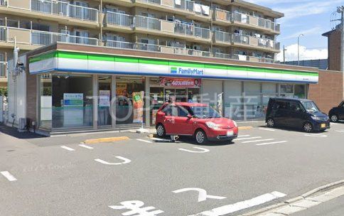 コンビニ　ファミリーマート稲毛小中台町店（コンビニ）まで60m