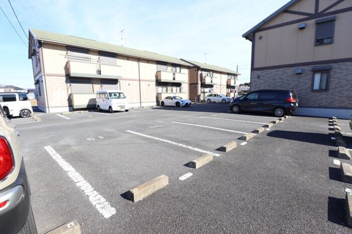 駐車場　駐車場に車を止められます