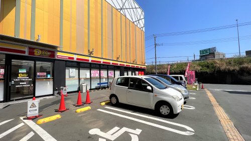 コンビニ　デイリーヤマザキメガガイア清水町伏見店（コンビニ）まで604m