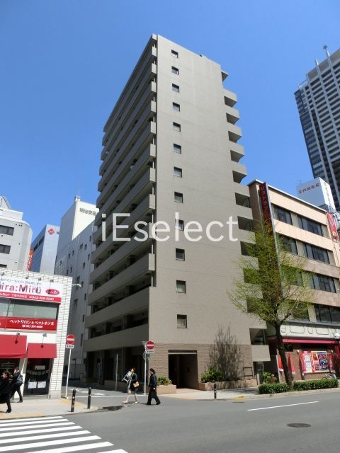 建物外観　お買物施設が豊富なエリアです。