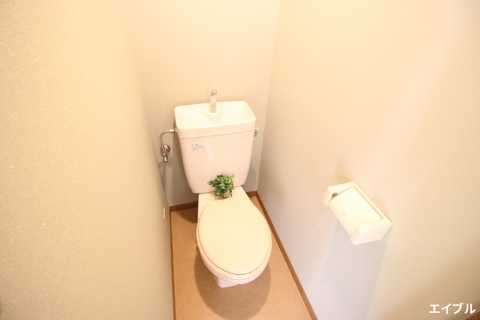 トイレ　同じ部屋タイプの別部屋の写真です。現況と異なる場合は現況を優