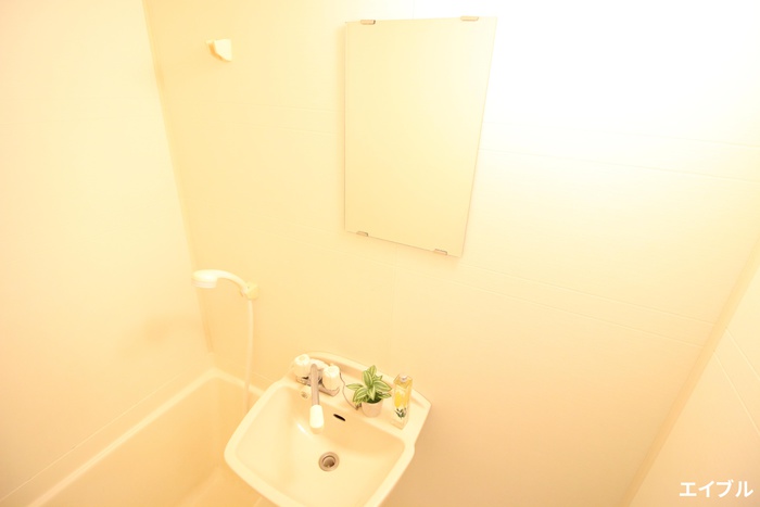 洗面設備　同じ部屋タイプの別部屋の写真です。現況と異なる場合は現況を優