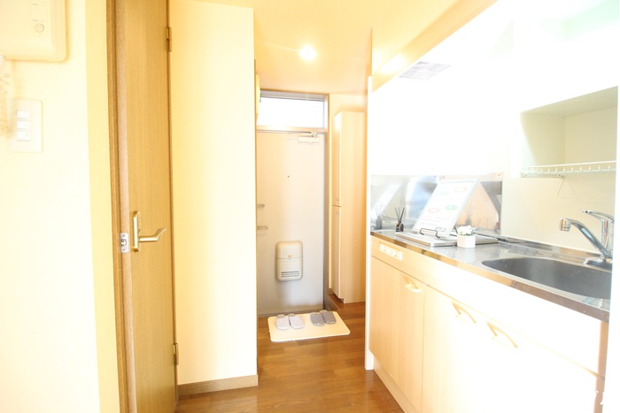 玄関　同じ部屋タイプの別部屋の写真です。現況と異なる場合は現況を優