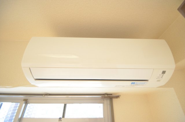 その他設備　部屋の中の働き者！エアコン君！