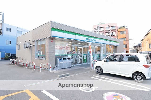 コンビニ　ファミリーマート（コンビニ）まで369m