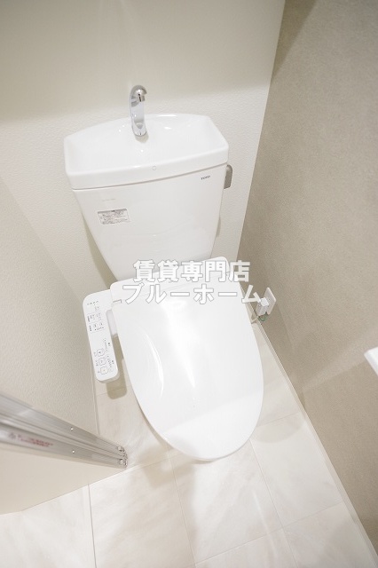 トイレ　温水洗浄便座付のトイレ！