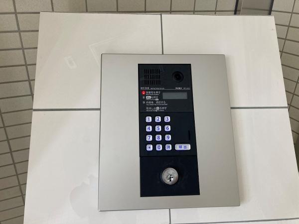 エントランス　オートロック付き