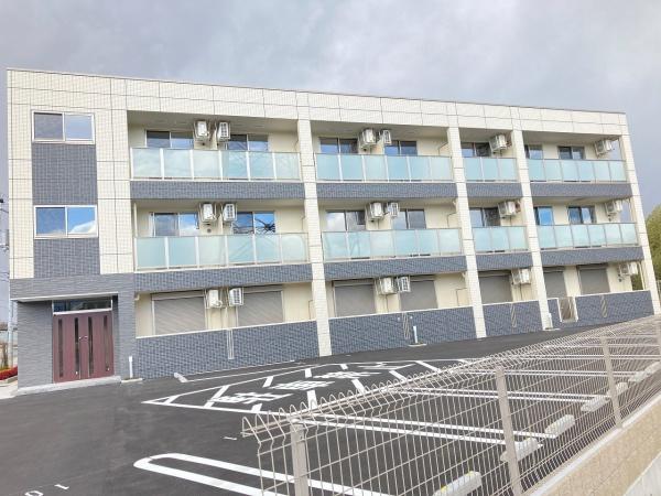 建物外観　建設中