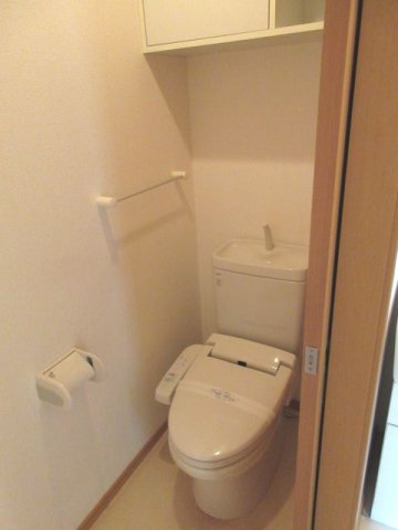 トイレ　写真は別の部屋のものです。