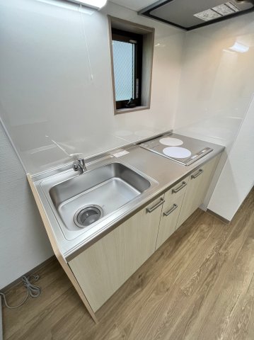 キッチン　同物件、別号室の参考写真です。