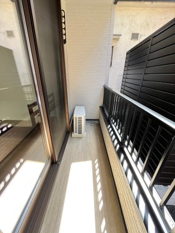 バルコニー　同物件、別号室の参考写真です。