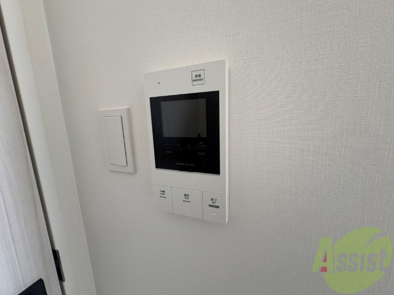セキュリティ　モニタ付インターホンです。セキュリティ面も安心ですね！