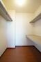 収納　北側の洋室に隣接する約3帖の広いWIC