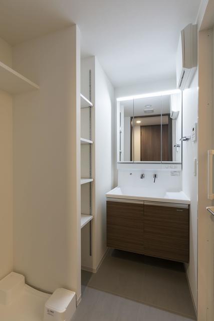 洗面設備　※写真は同タイプ住戸です。