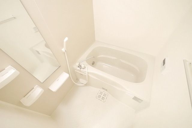 バス・シャワールーム　追い焚き機能付き