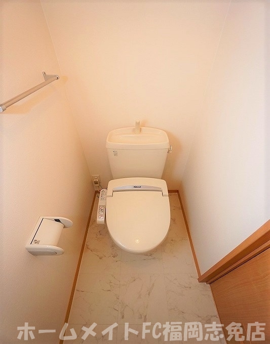 トイレ　★トイレはウォシュレット機能付きで快適です★