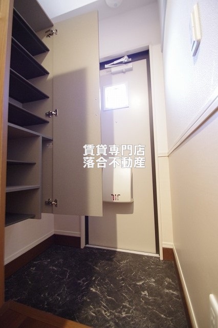 収納　大きなシューズ収納
