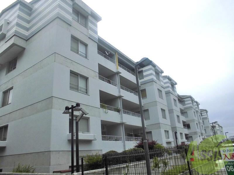 建物外観　豊中市新千里西町「プレステージ新千里西町２号棟」