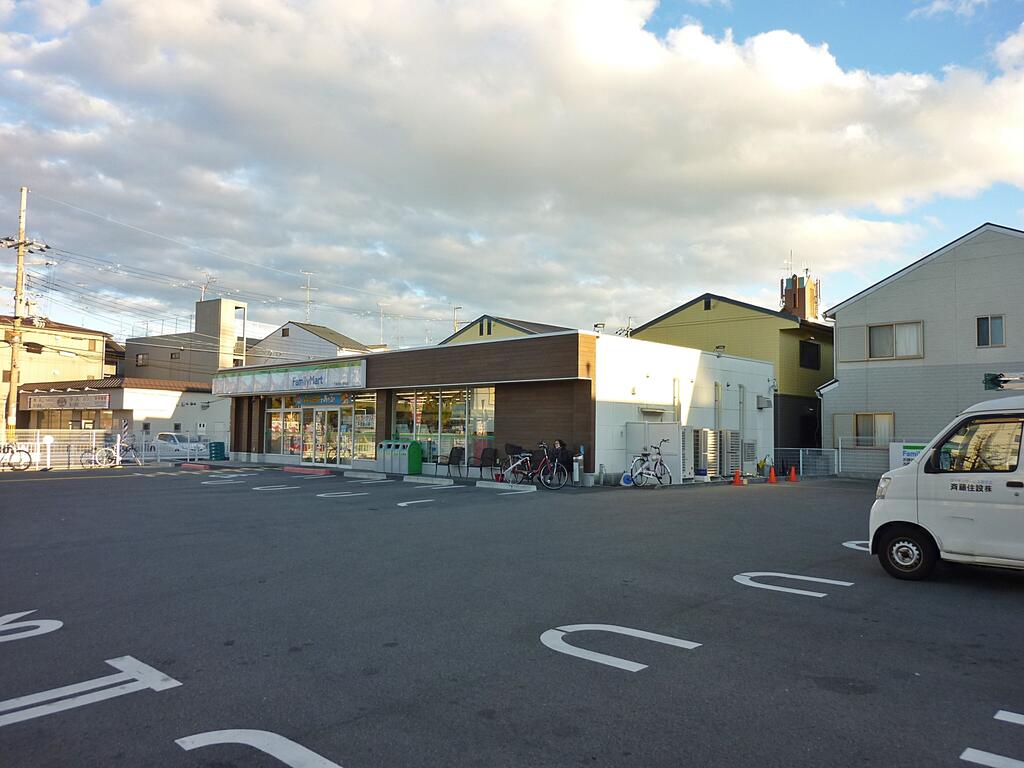 コンビニ　ファミリーマート下津林芝ノ宮店（コンビニ）まで700m