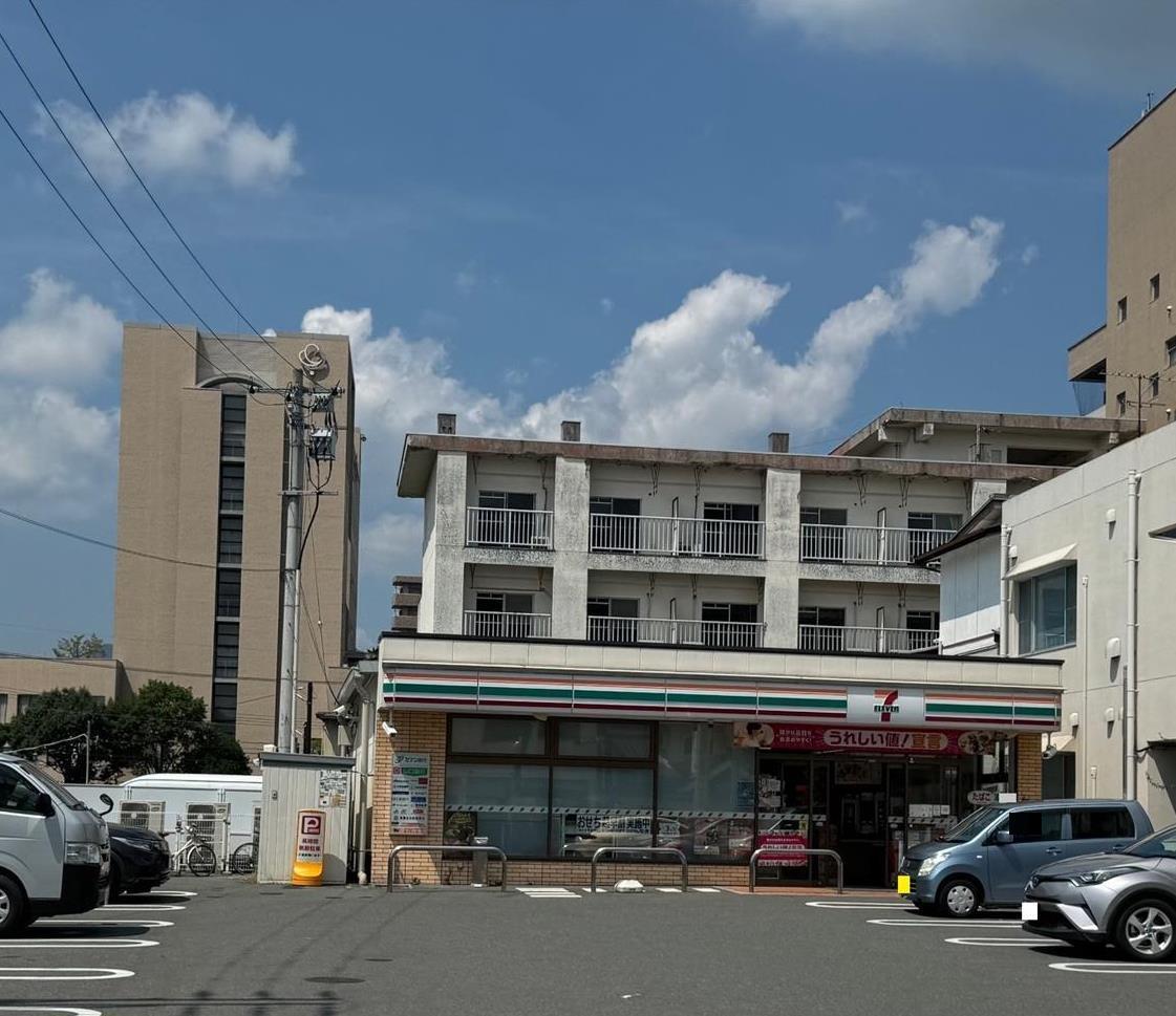 コンビニ　セブンイレブン山口湯田温泉3丁目店（コンビニ）まで519m