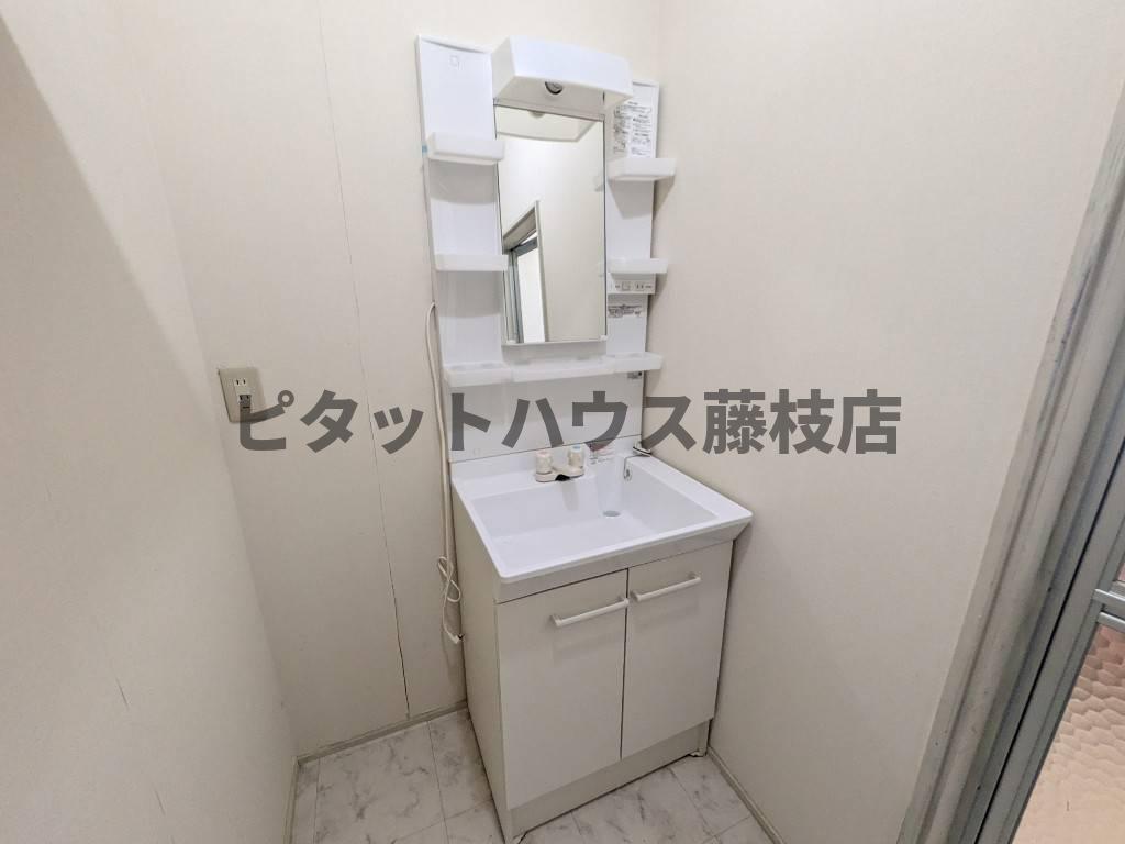 ＪＲ東海道本線 藤枝駅 バス乗車時間：9分 最寄りバス停で下車 徒歩16分 2階建 築46年の内装写真