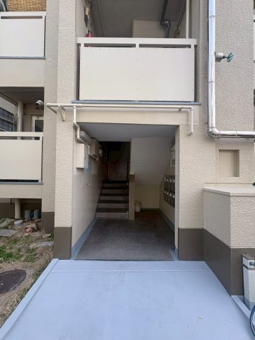 エントランス　建物の内部です