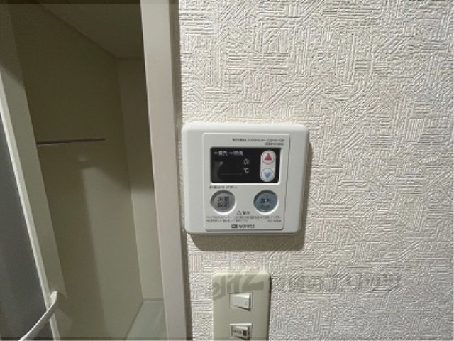 その他設備　給湯器リモコン